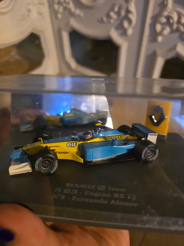 Miniatura F1 Renault 1:43 Fernando Alonso