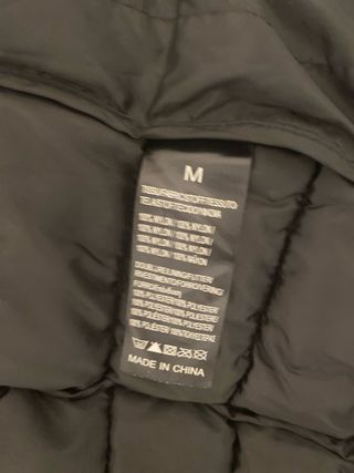 Colete acolchoado vermelho