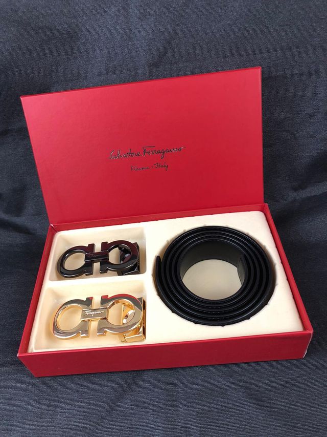 Cinturón Salvatore Ferragamo Gancini Negro/Dorado