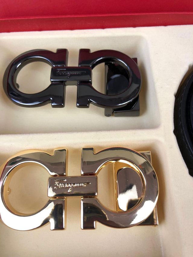 Cinturón Salvatore Ferragamo Gancini Negro/Dorado