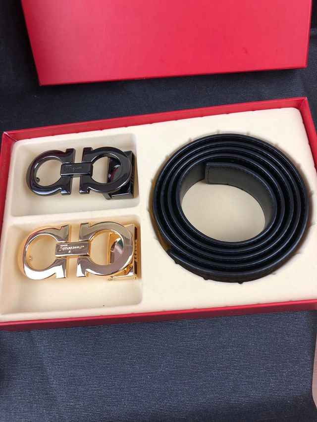 Cinturón Salvatore Ferragamo Gancini Negro/Dorado