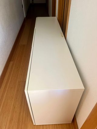 Mueble de salón blanco