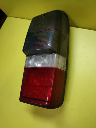 PILOTO TRASERO DERECHO NISSAN PATROL