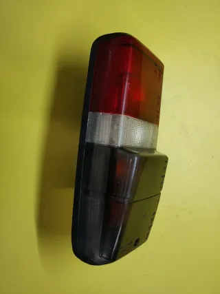 PILOTO TRASERO DERECHO NISSAN PATROL