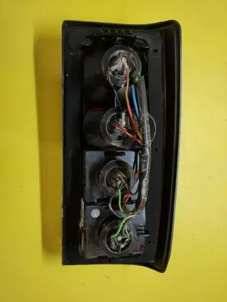 PILOTO TRASERO DERECHO NISSAN PATROL