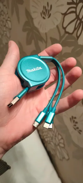 Cable Carga Retráctil Makita Azul Turquesa