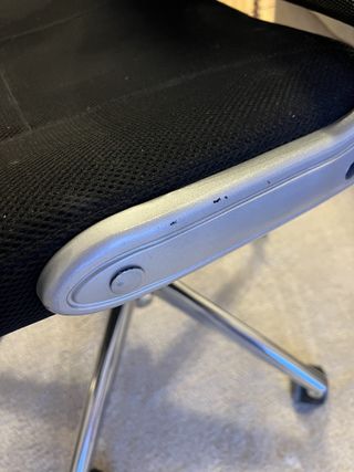 Silla de oficina ergonómica en buen estado