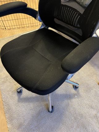 Silla de oficina ergonómica en buen estado