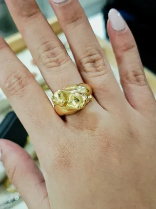 Anillo Cartier "Korza" doble. Oro 18Klt y Zafiros