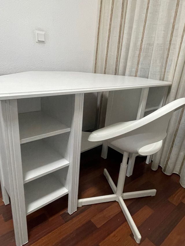 Escritorio de esquina blanco
