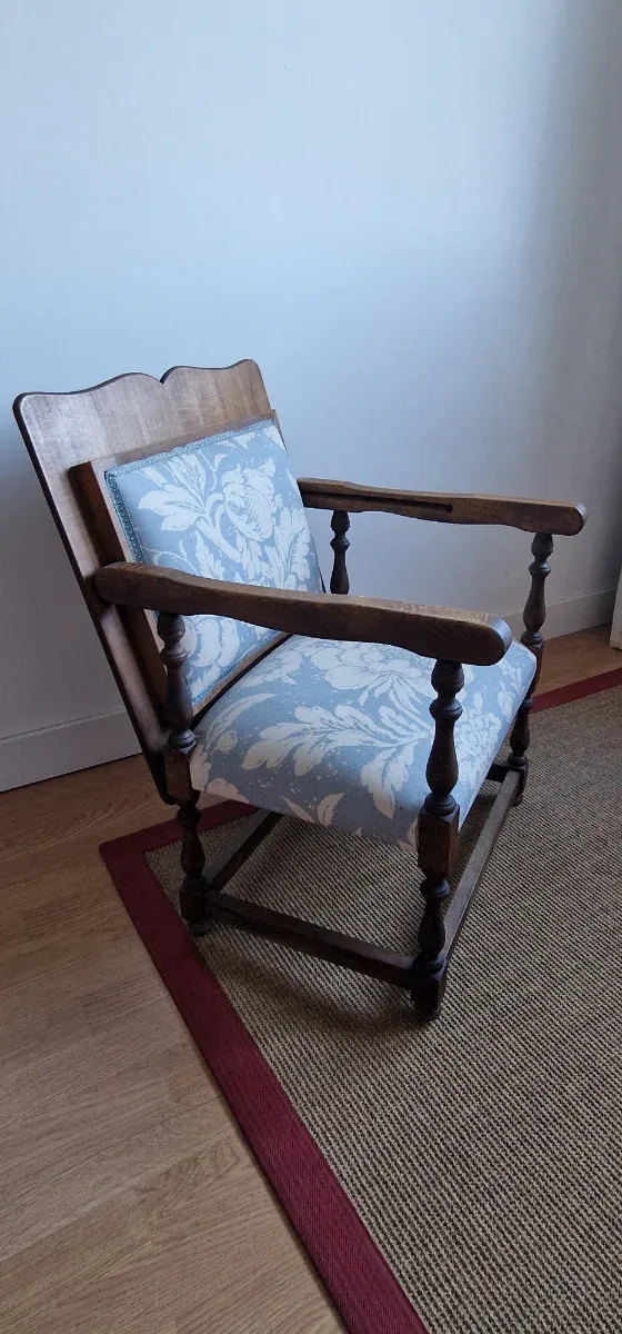 Mesa auxiliar de madera convertible