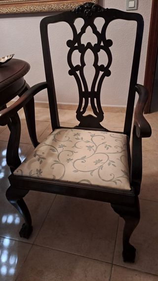 Mueble antiguo de madera