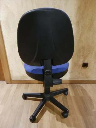 Silla de escritorio azul y negra