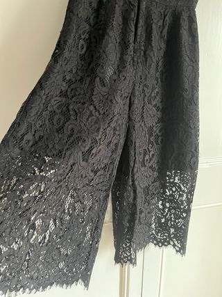 Conjunto fiesta 2 piezas encaje negro benetton