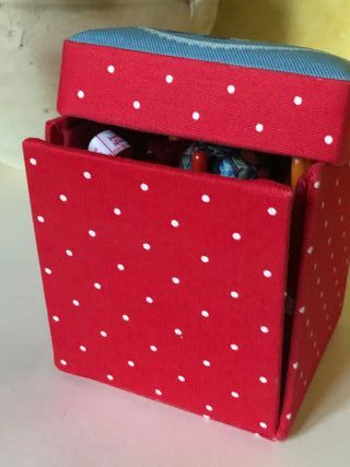 Kit Cucito HobbyGift scatola a pois – NUOVO