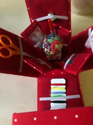 Kit Cucito HobbyGift scatola a pois – NUOVO