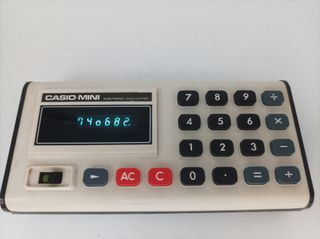 Calculadora Casio Mini CM-605 (1975)