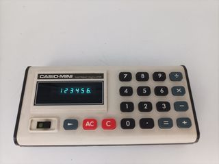 Calculadora Casio Mini CM-605 (1975)