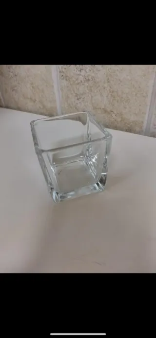 Vaso quadrato in vetro trasparente
