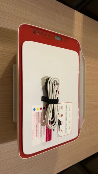 Impresora HP DeskJet 2633 Roja y Blanca