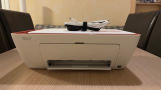 Impresora HP DeskJet 2633 Roja y Blanca