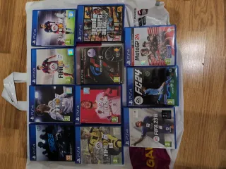 PS4 500GB con 2 mandos y juegos