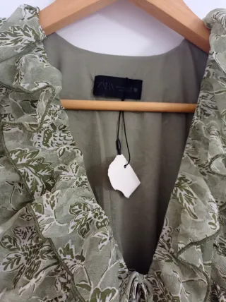 Vestido Zara largo verde M sin estrenar