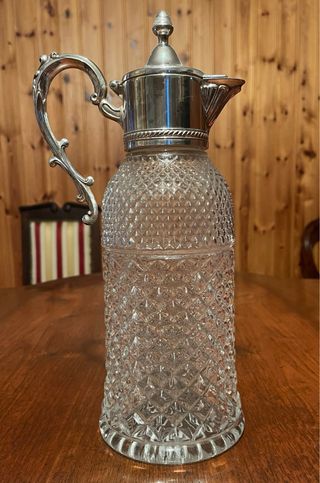 Caraffa in vetro e metallo