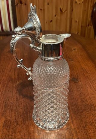 Caraffa in vetro e metallo