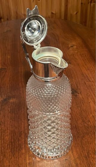 Caraffa in vetro e metallo