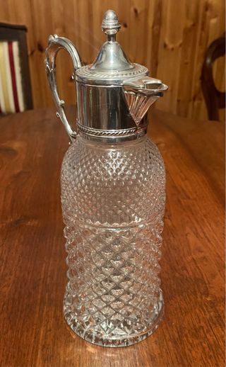 Caraffa in vetro e metallo