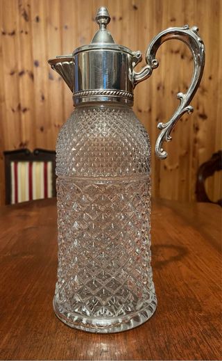 Caraffa in vetro e metallo