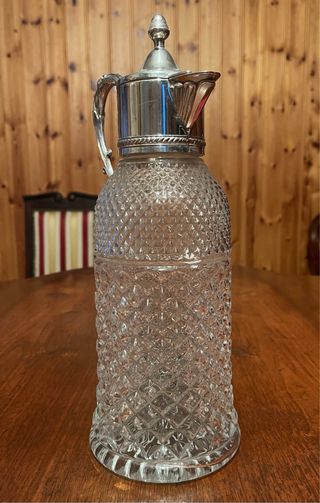 Caraffa in vetro e metallo