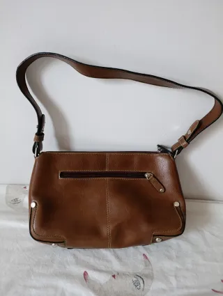 Bolso de piel marrón