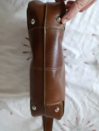 Bolso de piel marrón