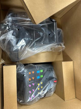 Volante Logitech con Pedales y Panel#F0H0U9