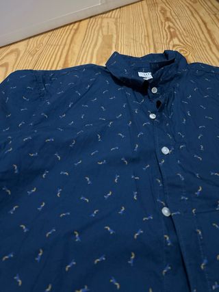 Camisa estampada hombre azul