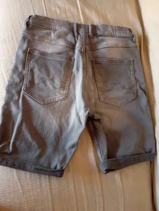 Pantalones cortos chico grises