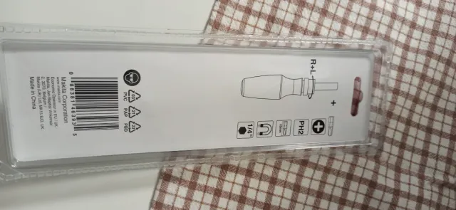 Atornillador Makita D-58833