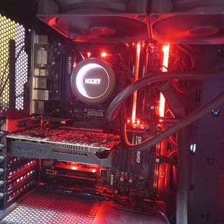 PC Gamer Corsair con luces LED