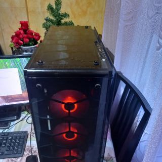 PC Gamer Corsair con luces LED
