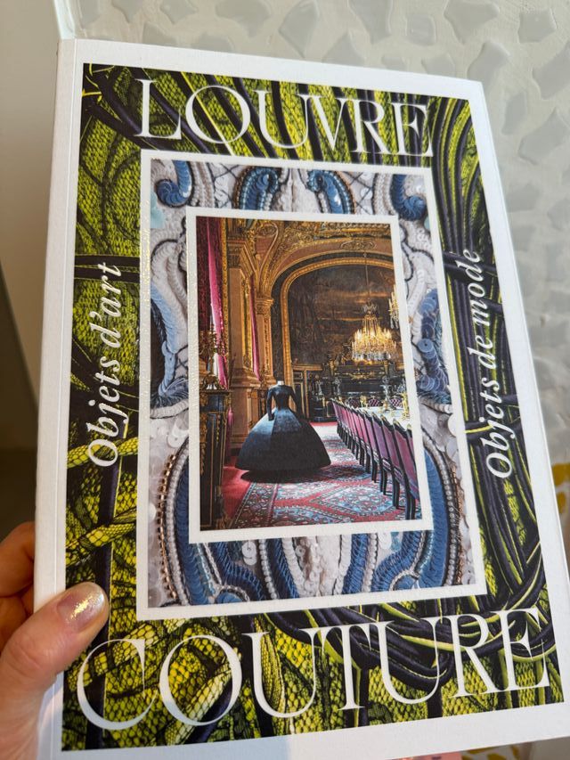 Louvre couture: Objets d'art, objets de mode