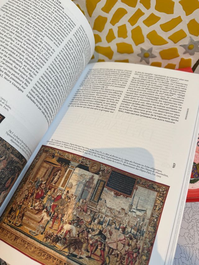 Louvre couture: Objets d'art, objets de mode