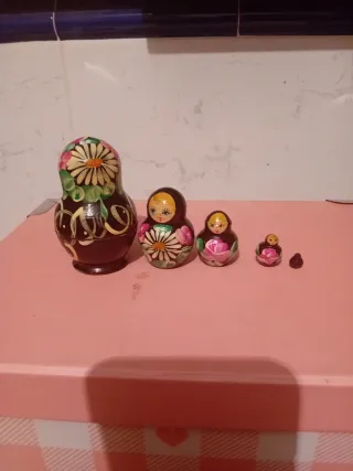 Muñecas rusas de madera pintadas