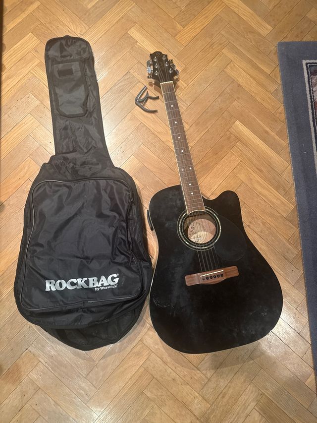 Guitarra Acústica Negra con Funda