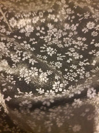 Camiseta Zara floral cuello alto talla M