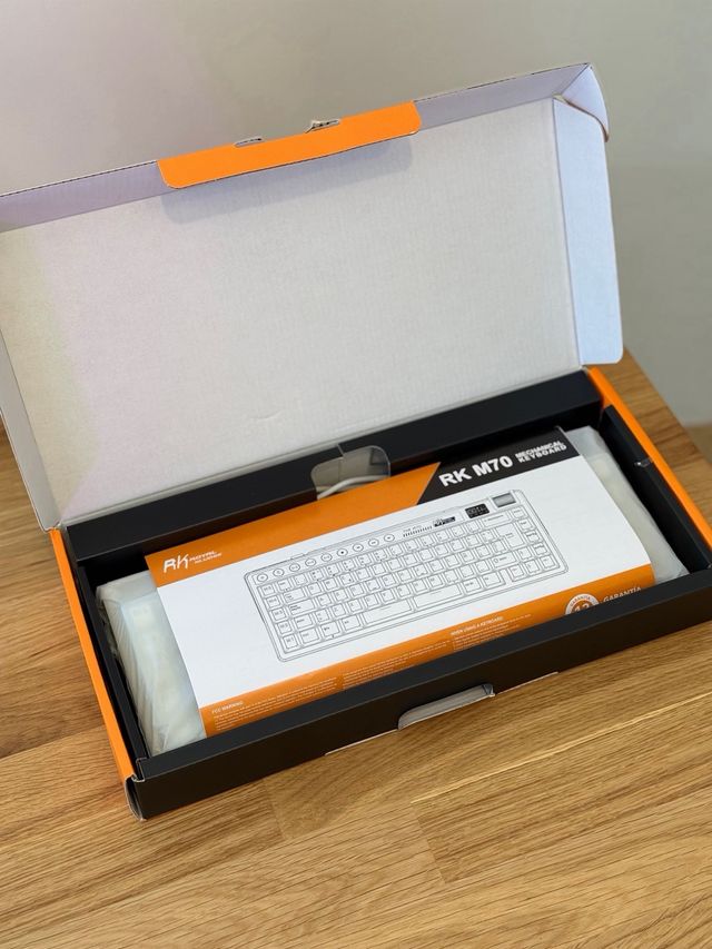 Teclado Mecánico Royal Kludge RK M70 NUEVO
