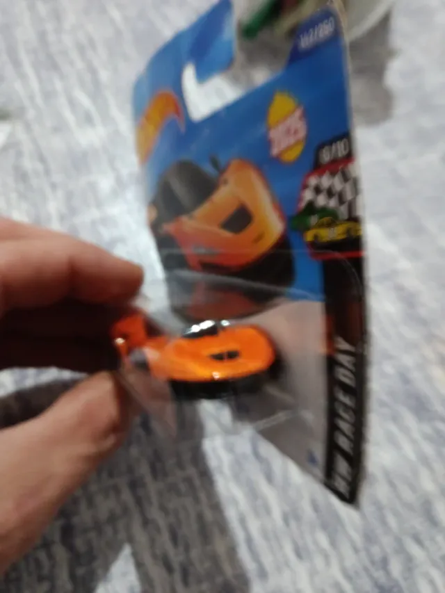 Hot Wheels McLaren W1 Naranja 2025