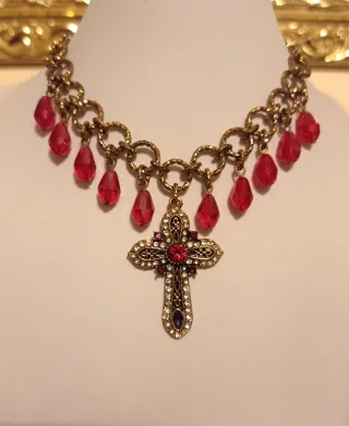 Girocollo con croce gioiello