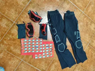 Mallas y gafas de nieve infantiles